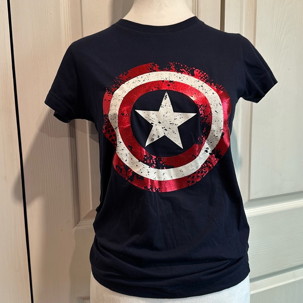 New without tags Captain America tshirt by Universal Studios women size xs